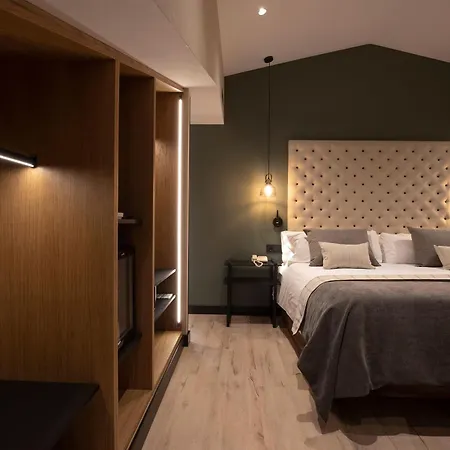 Piolets Centre 4*